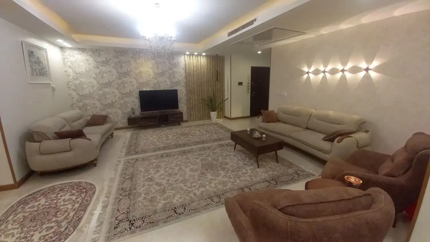 ۱۶۰متر۳خواب در حد هتلینگ ۵ ستاره دریاچه چیتگر