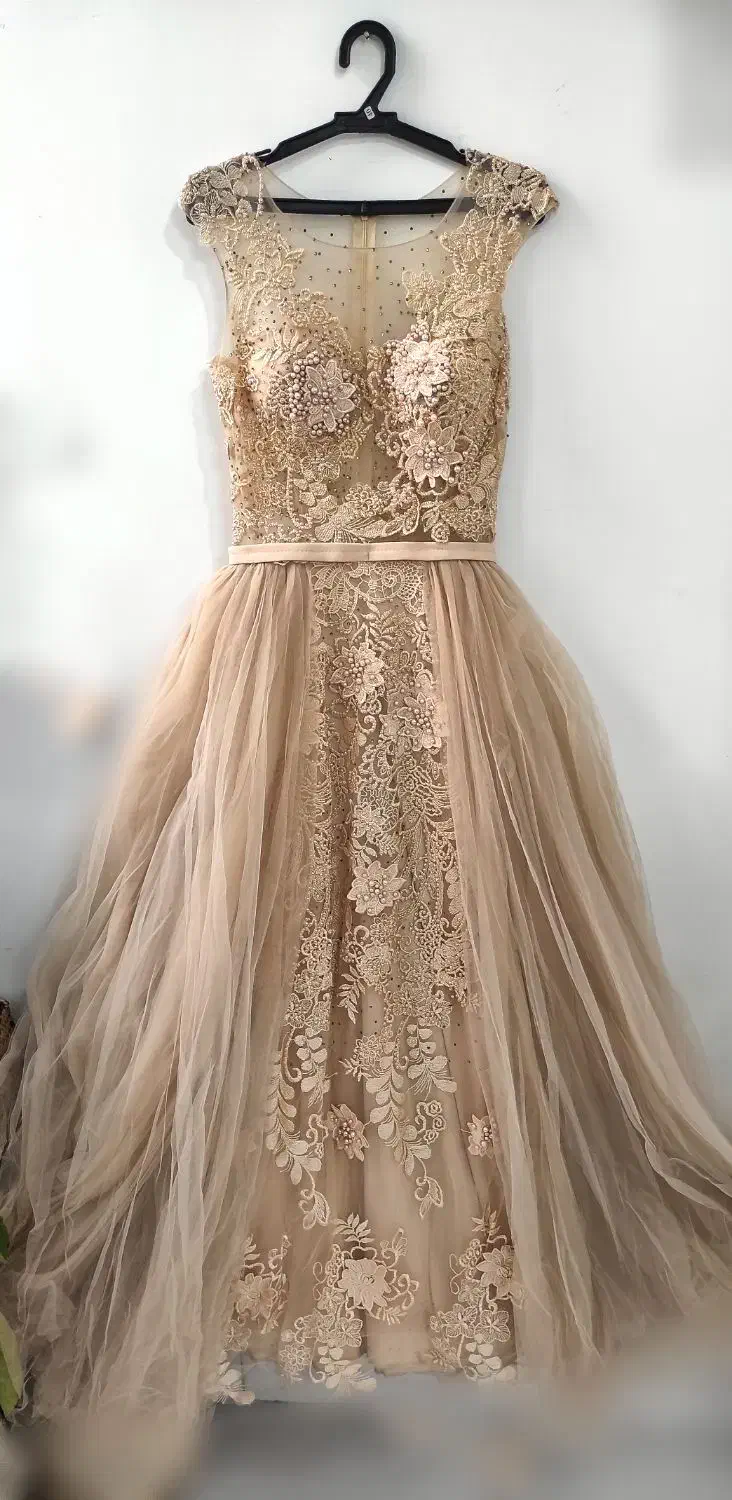 لباس مجلسی|لباس|اراک, |دیوار