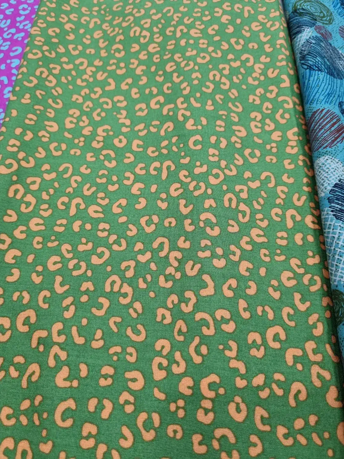 پارچه نخی|لباس|بانه, |دیوار