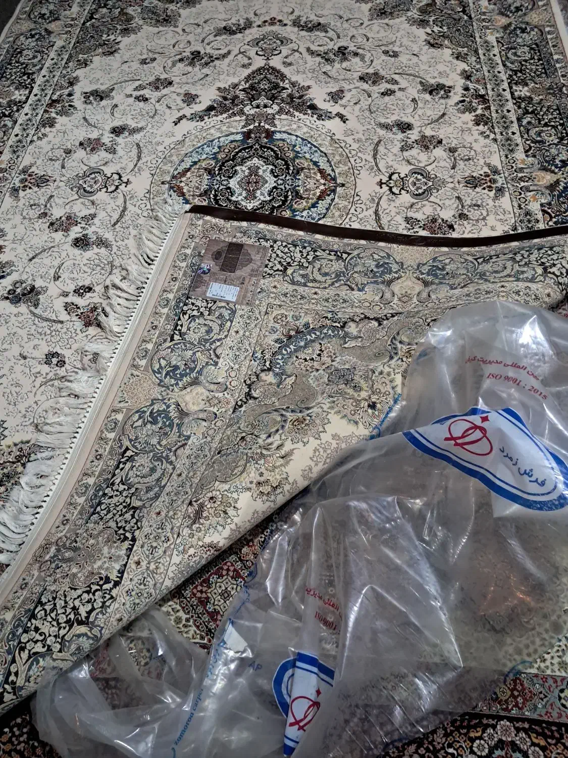 یک جفت فرش۶متری۱۲۰۰شانه زمرد مشهد آکبند نو|فرش|تهران, بهاران|دیوار