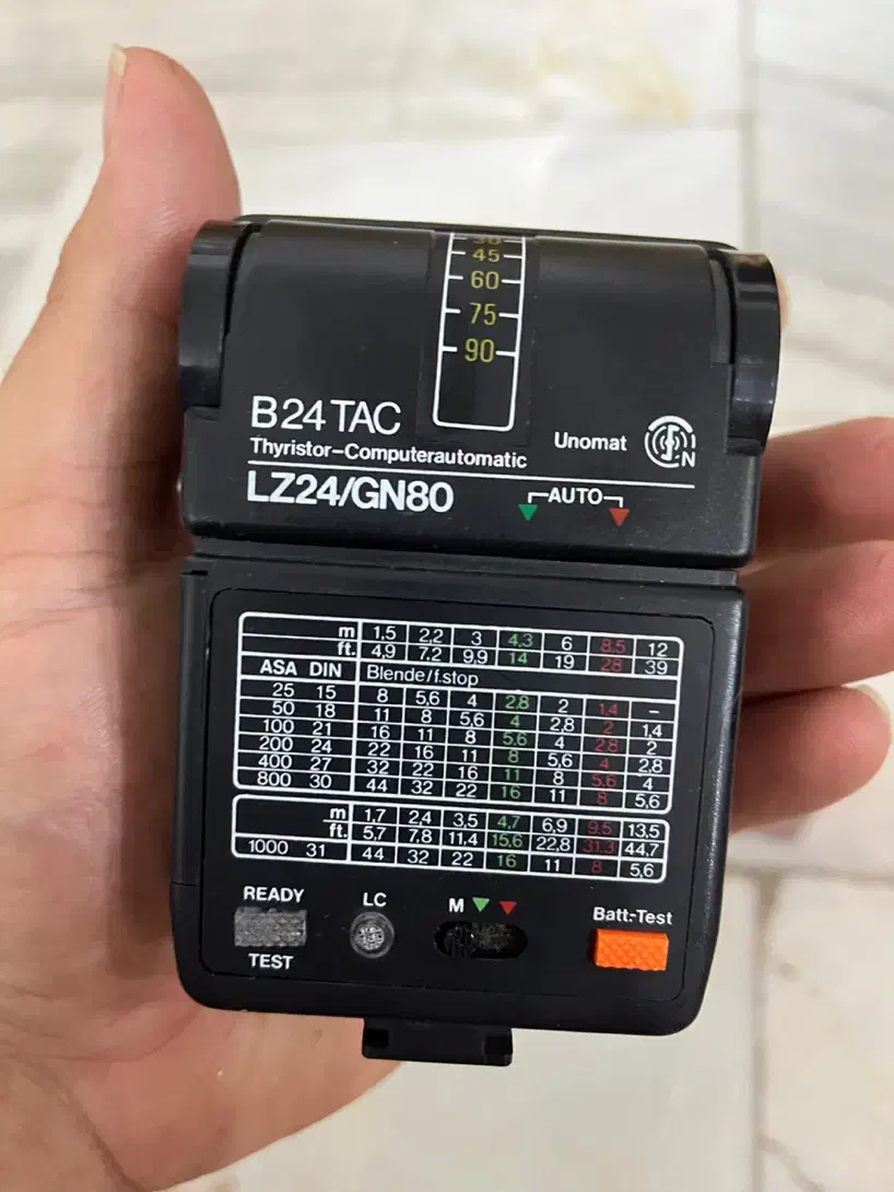 دوربین عکاسی و فلش قدیمی|دوربین عکاسی و فیلمبرداری|تهران, استخر|دیوار