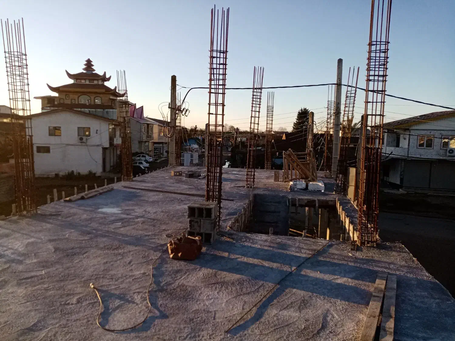 تخریب رایگان خانه های کلنگی، ساخت و بازسازی|خدمات پیشه و مهارت|رودسر, |دیوار