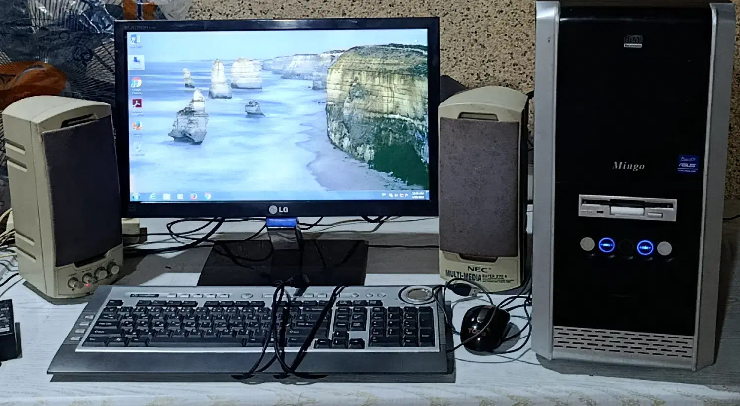 کامپیوتر دست دوم کامل با مانیتور و اسپیکر|رایانه رومیزی|املش, |دیوار