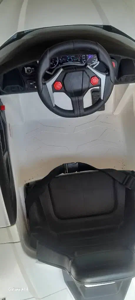 ماشین شارژی موزیکال فلش خور سالم نو|اسباب‌‌بازی|لاهیجان, شیخ زاهد|دیوار