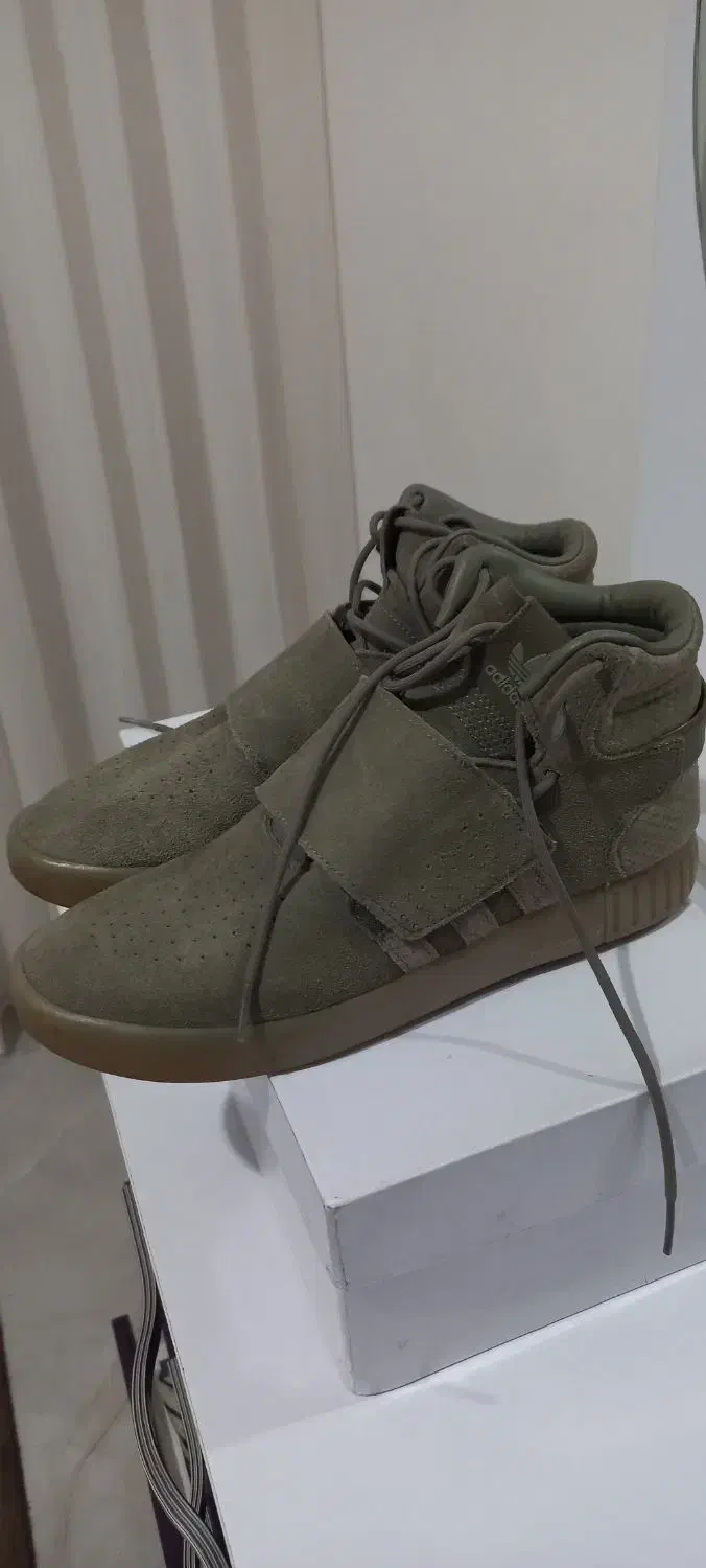 کفش ادیداس|کیف، کفش، کمربند|مهاباد (آذربایجان غربی), |دیوار