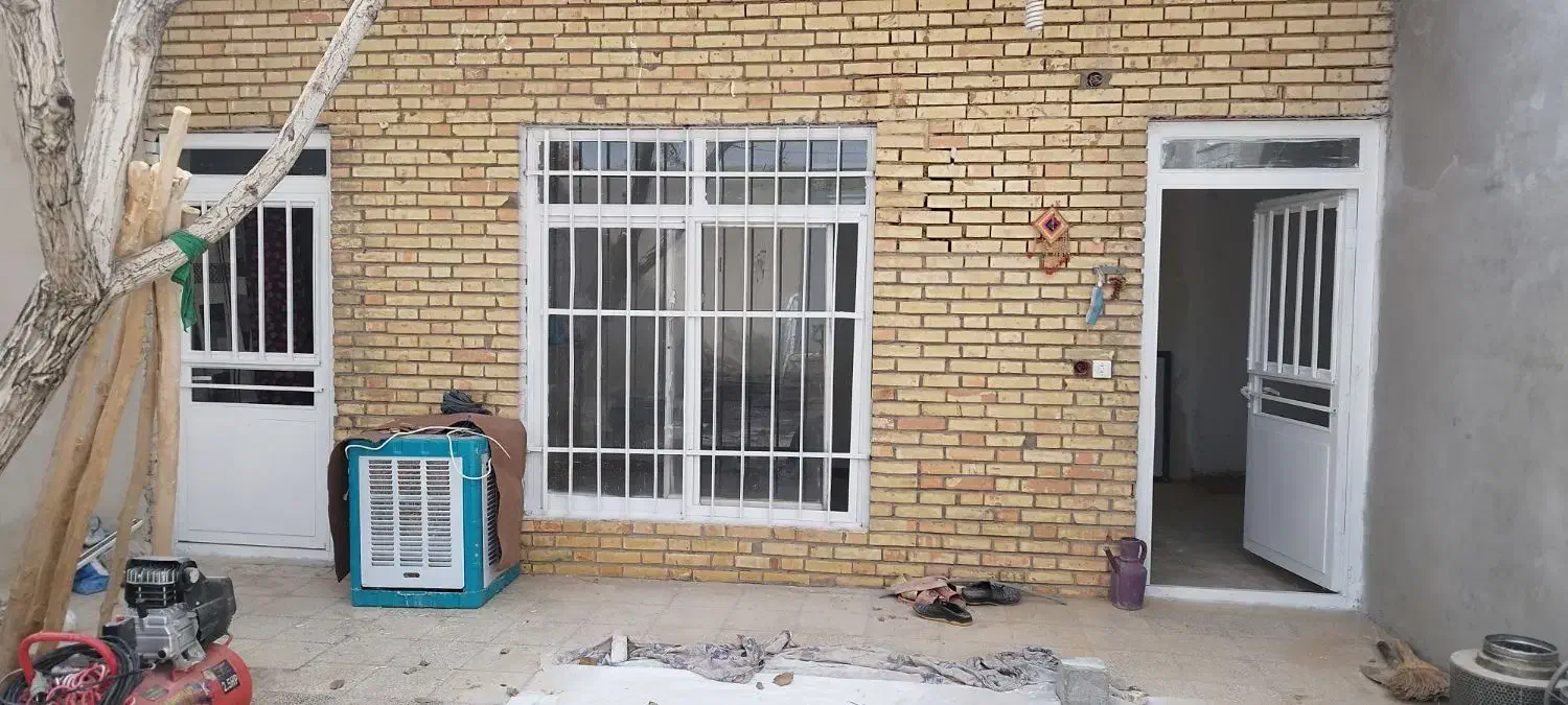 رنگ آمیزی درب و پنجره و کابینت|خدمات پیشه و مهارت|آباده, |دیوار