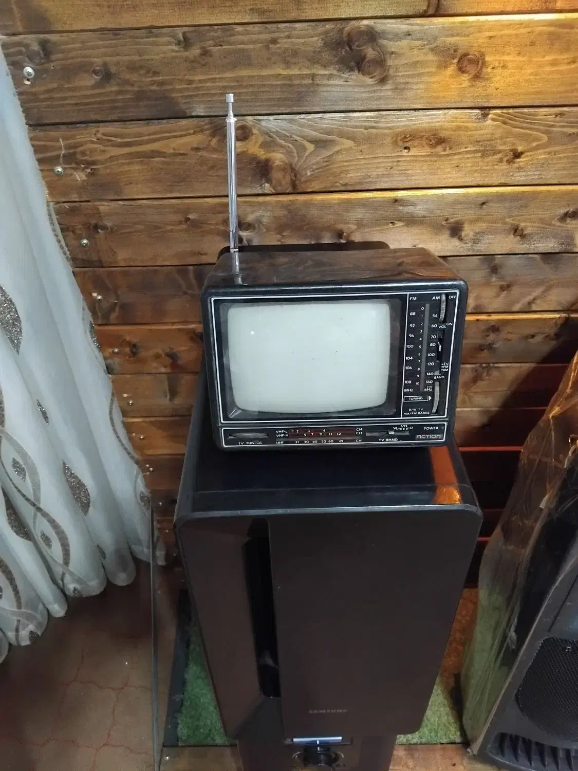 تلویزیون ریز عتیقه کلکسیونی|تلویزیون و پروژکتور|بروجرد, |دیوار