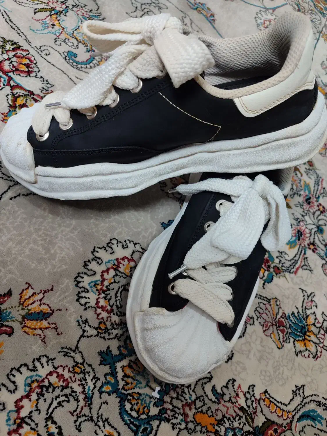 کفش|کیف، کفش، کمربند|تربت‌حیدریه, پارک پرستار|دیوار