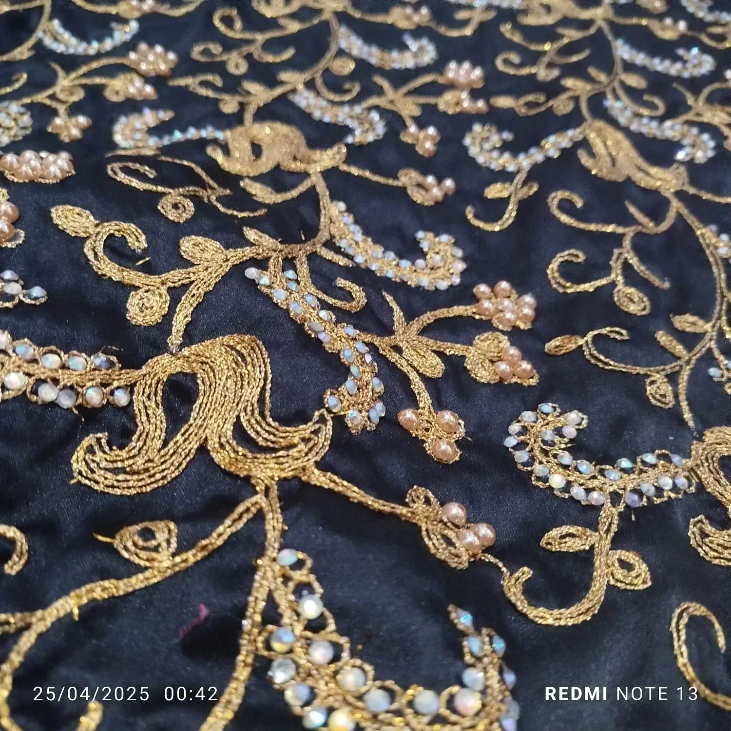 ساتن سوزندوزی مشکی|لباس|مریوان, |دیوار