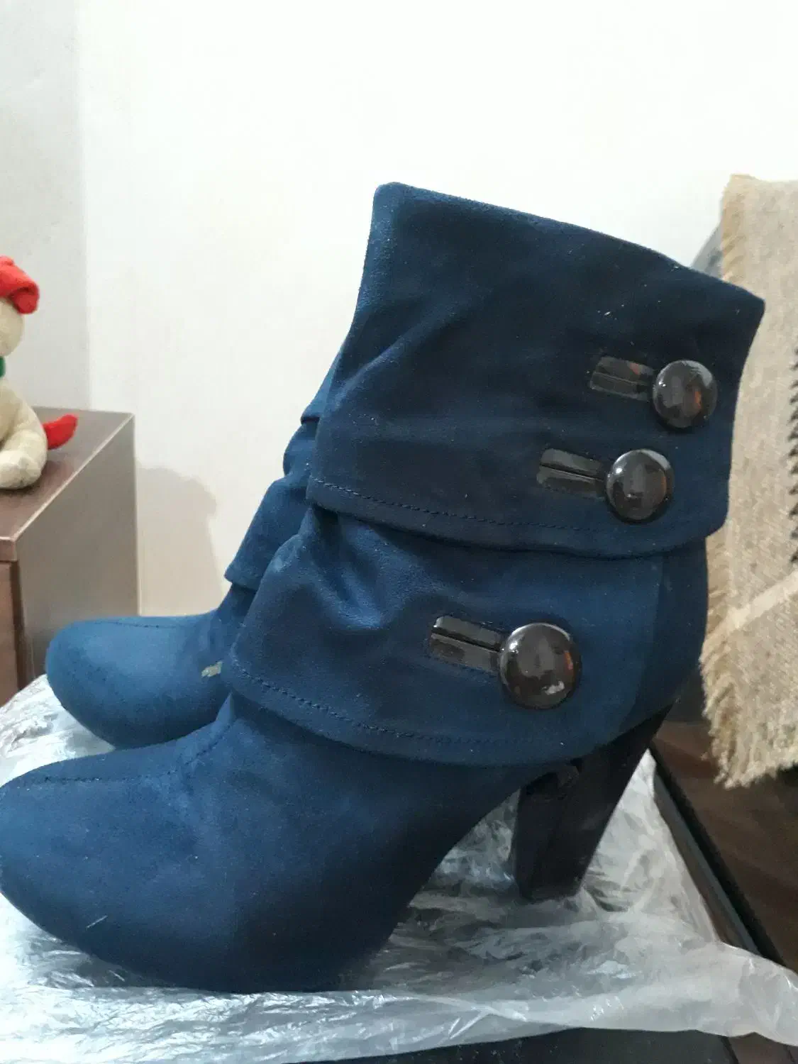 نیم چکمه|کیف، کفش، کمربند|خرم‌آباد, |دیوار