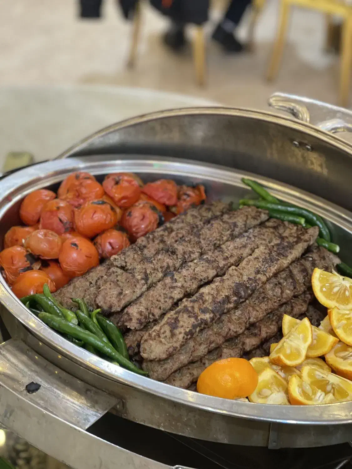 صندوقدار و سالن کار خانم جهت همکاری نیازمندیم|استخدام خدمات فروشگاه و رستوران|میانه, |دیوار