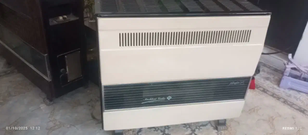 بخاری فرش پشتی سماور پیراهن فروشی|لباس|چناران, |دیوار