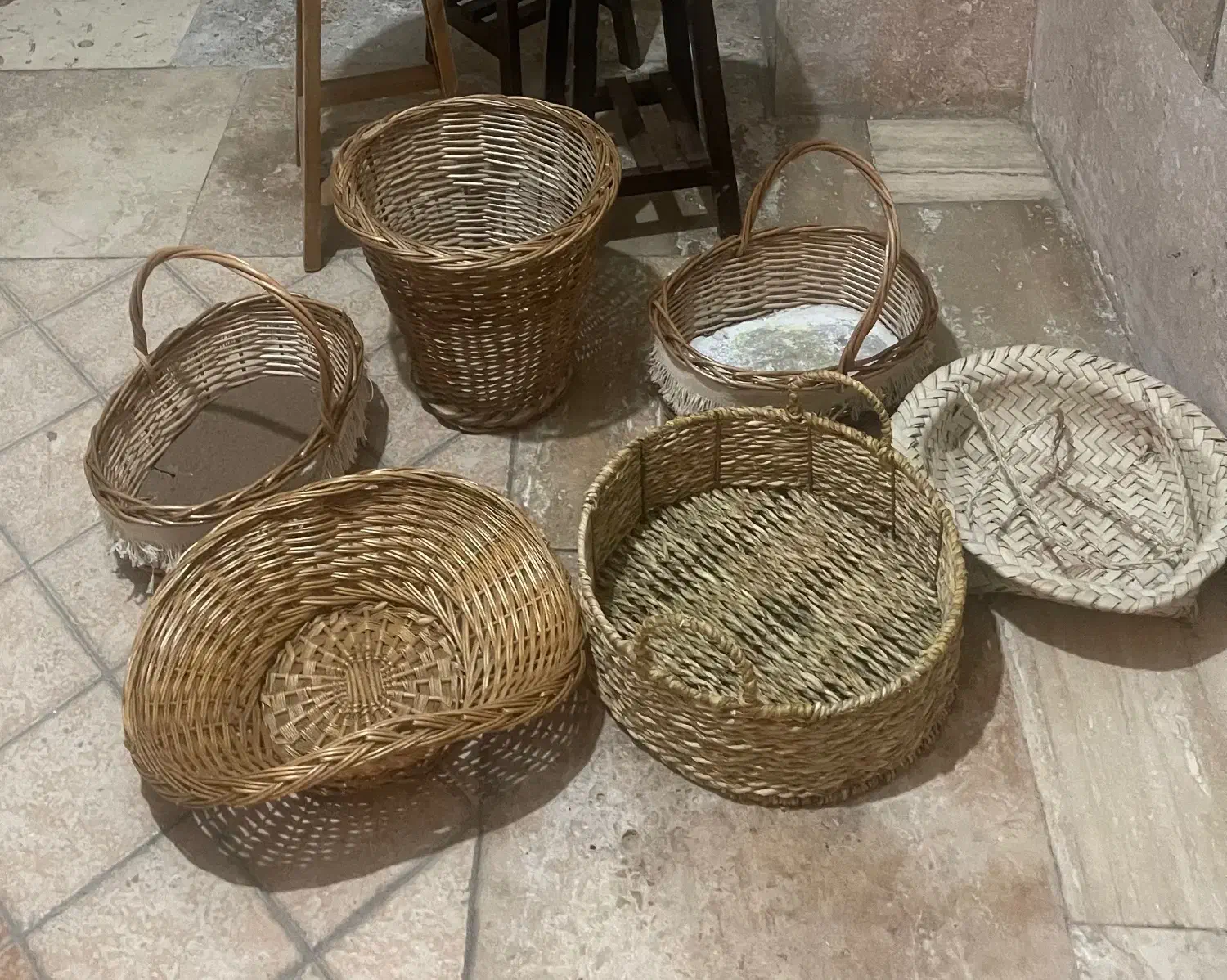 تعدادی سبدحصیری نو،فقط یکبار برای دکور استفاده شده|صنایع دستی و سایر لوازم تزئینی|تهران, جوادیه|دیوار