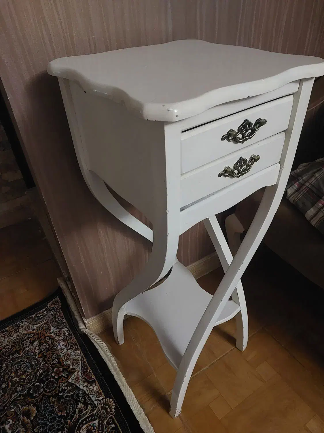 میز تلفن سفید|میز تلفن|تویسرکان, |دیوار