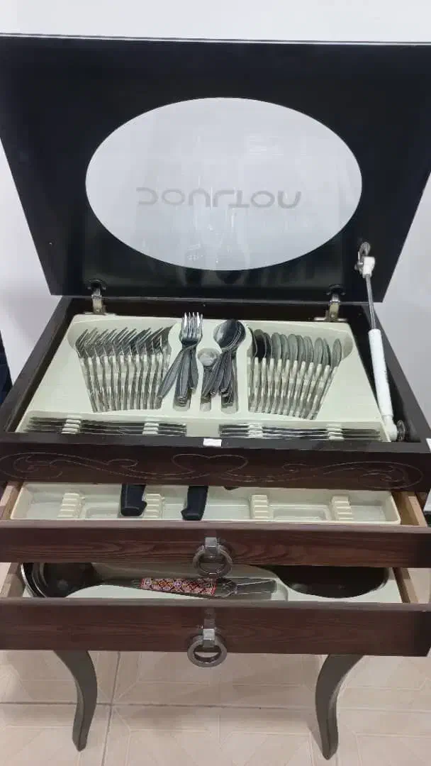 کنسول قاشق چنگال استفاده نشده درحد یکبار|بوفه، ویترین، کنسول|نکا, |دیوار