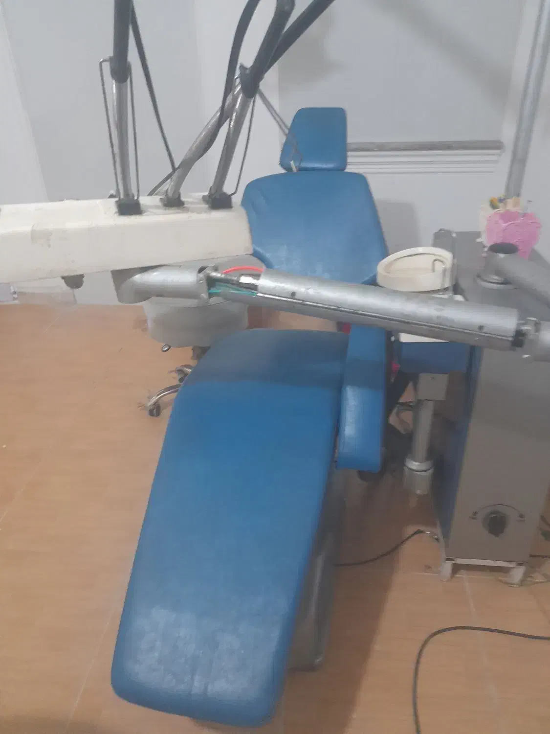 یونیت پارس دنتال وکلیه وسیله های مطب دندان پزشکی|پزشکی|رشت, دیلمان|دیوار