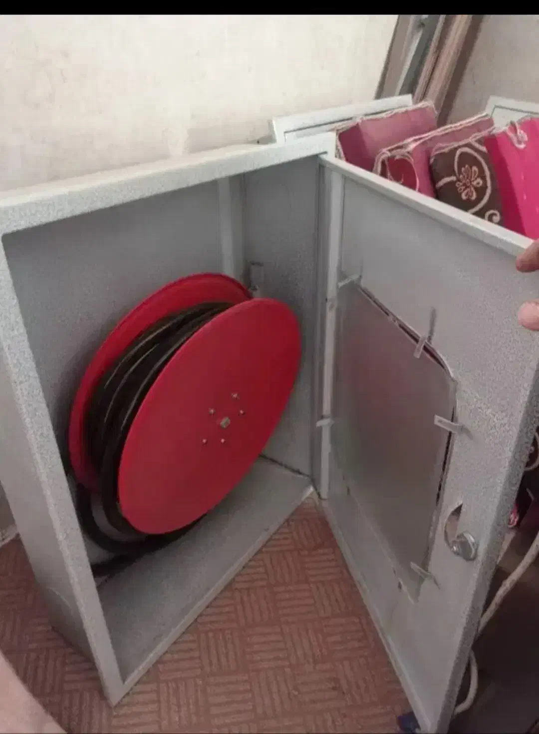 فروش جعبه های آتش نشانی و کپسولهای آتشنشانی|مصالح و تجهیزات ساختمان|فریدونشهر, |دیوار