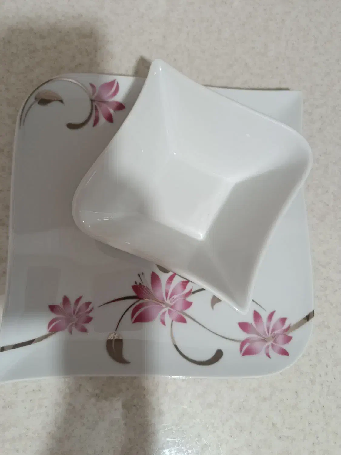 ظرف چینی طوس|ظروف سرو و پذیرایی|ساری, |دیوار