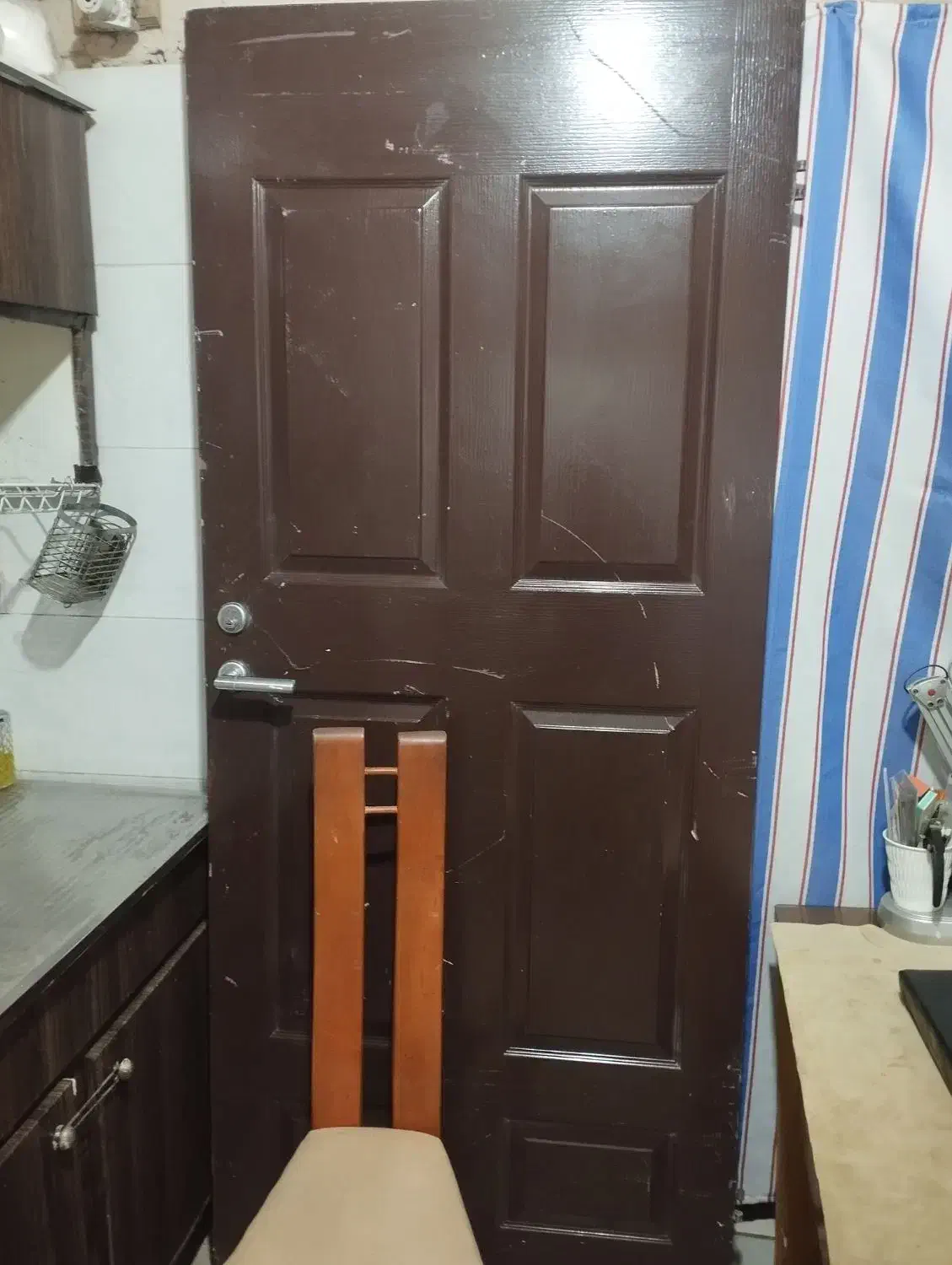 درب چوبی|مصالح و تجهیزات ساختمان|بومهن, |دیوار