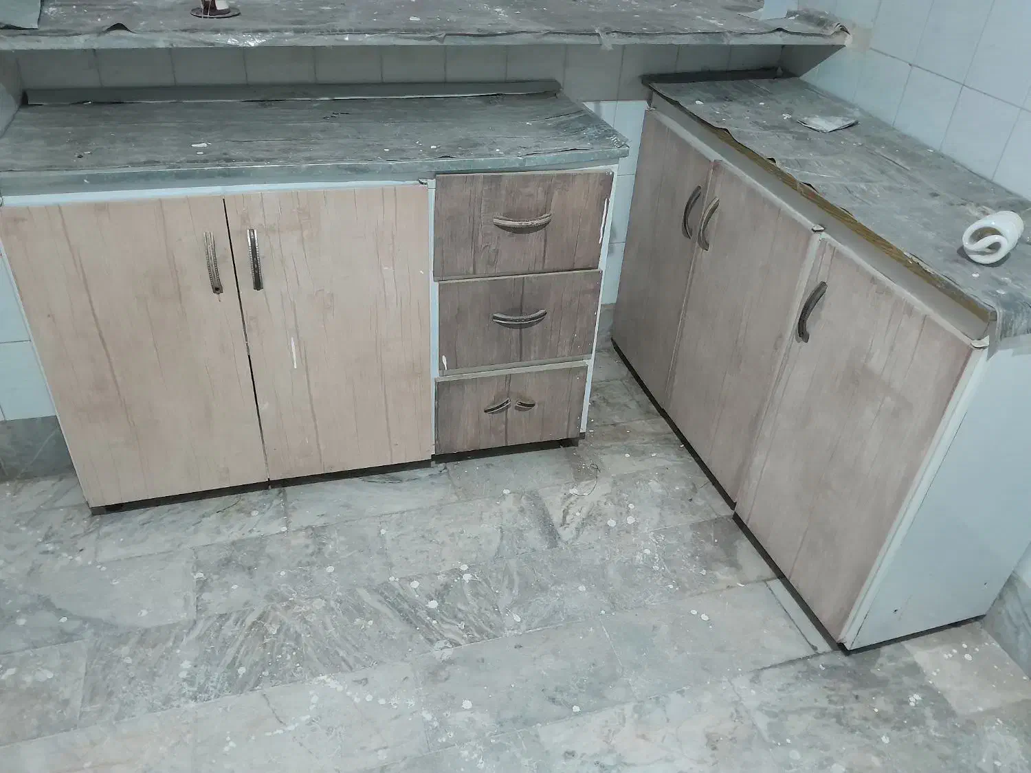 کابینت فلزی و آبگرمکن زمینی..همگی سالم|مصالح و تجهیزات ساختمان|ملایر, |دیوار