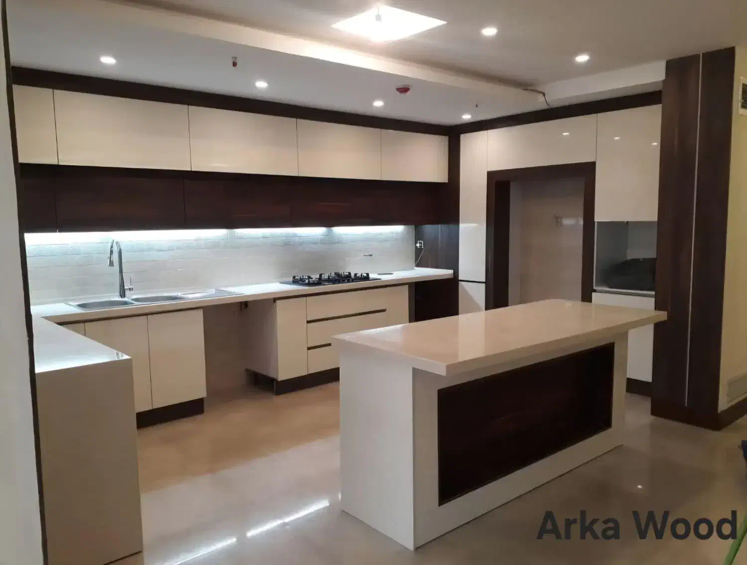 ساخت و اجرای انواع کابینت و کمد دیواری آرکا|خدمات پیشه و مهارت|رفسنجان, |دیوار