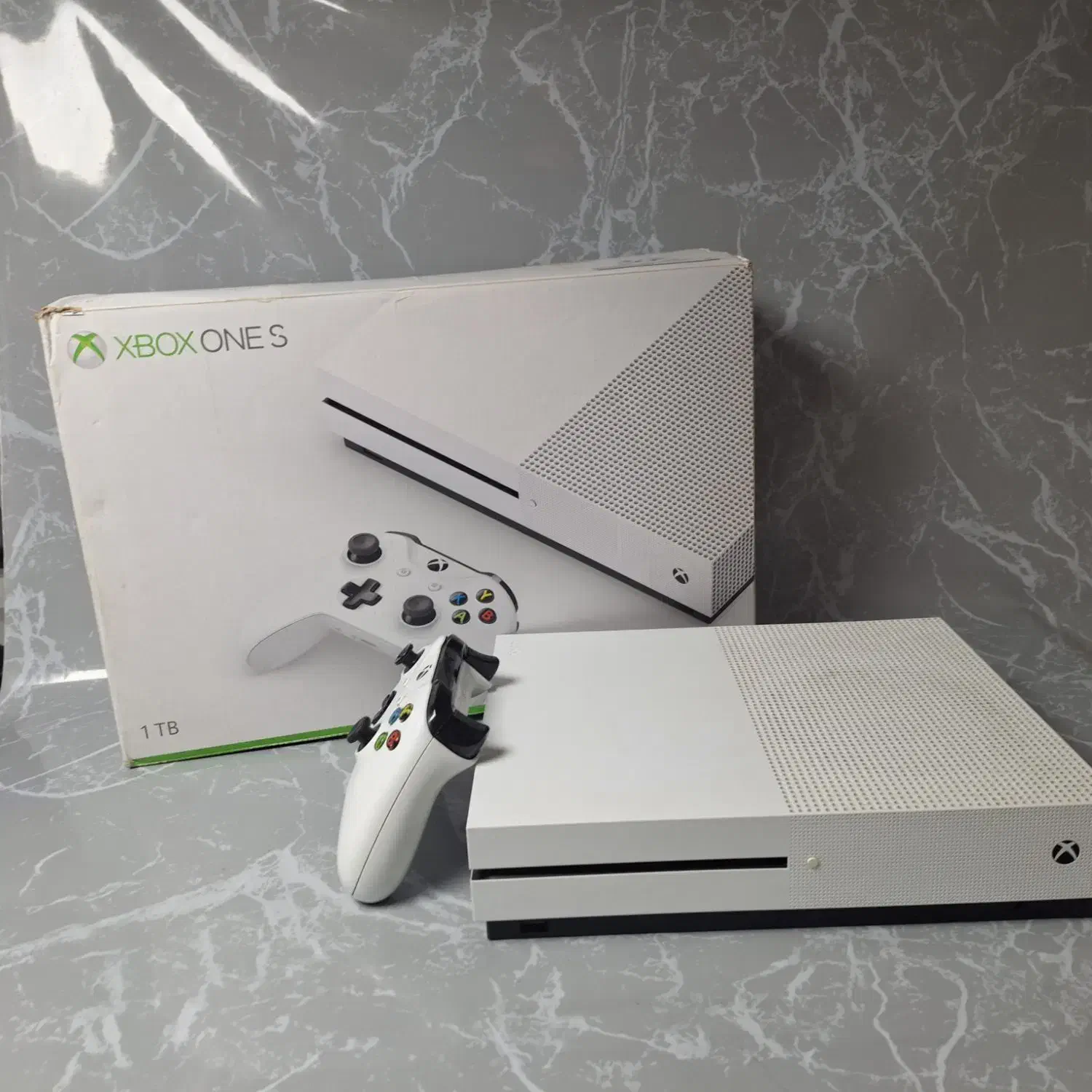 کنسول XBOX ONE S تمیز و در حد|کنسول، بازی ویدئویی و آنلاین|قزوین, |دیوار