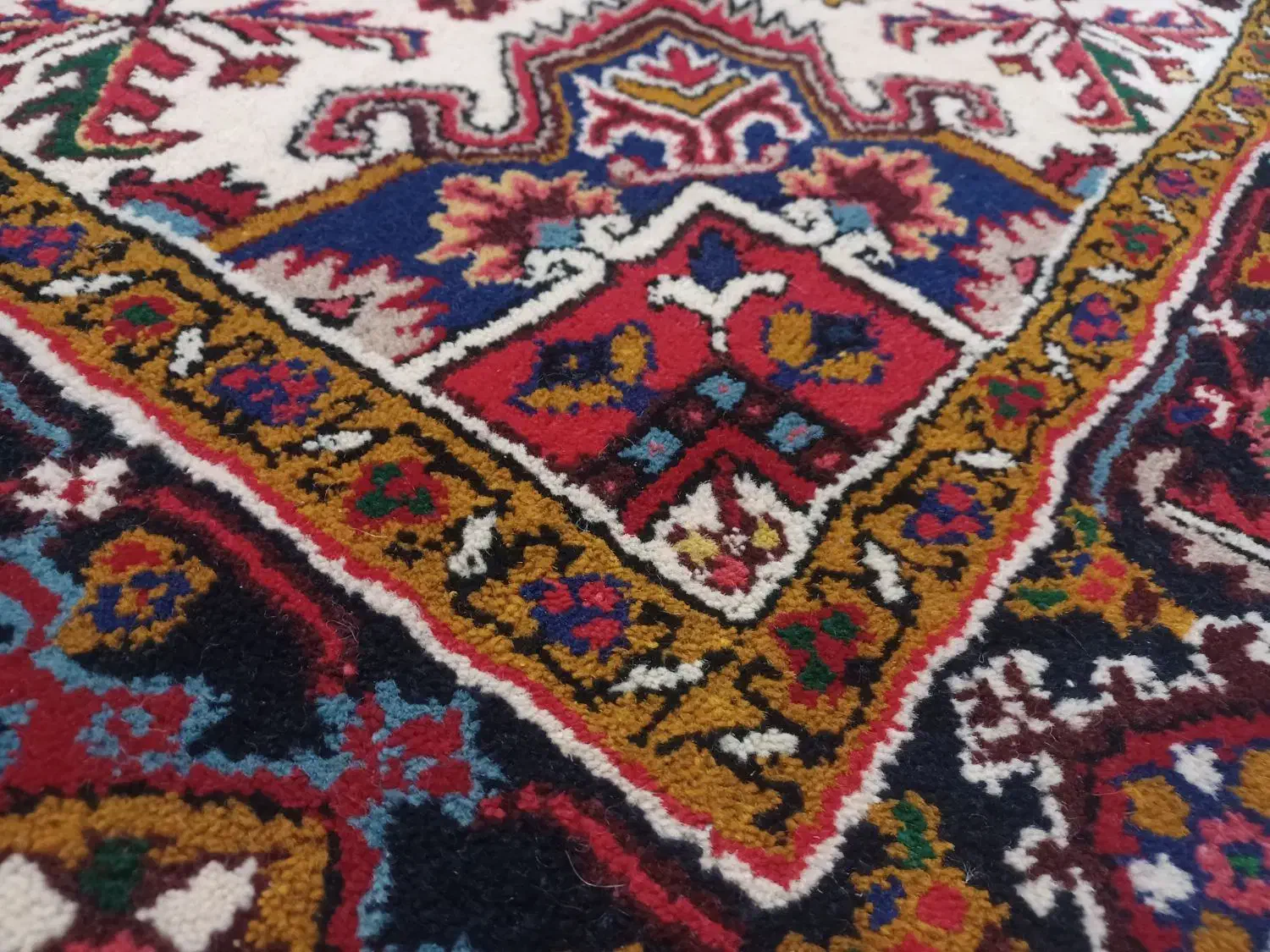 مهربان|فرش|تبریز, |دیوار