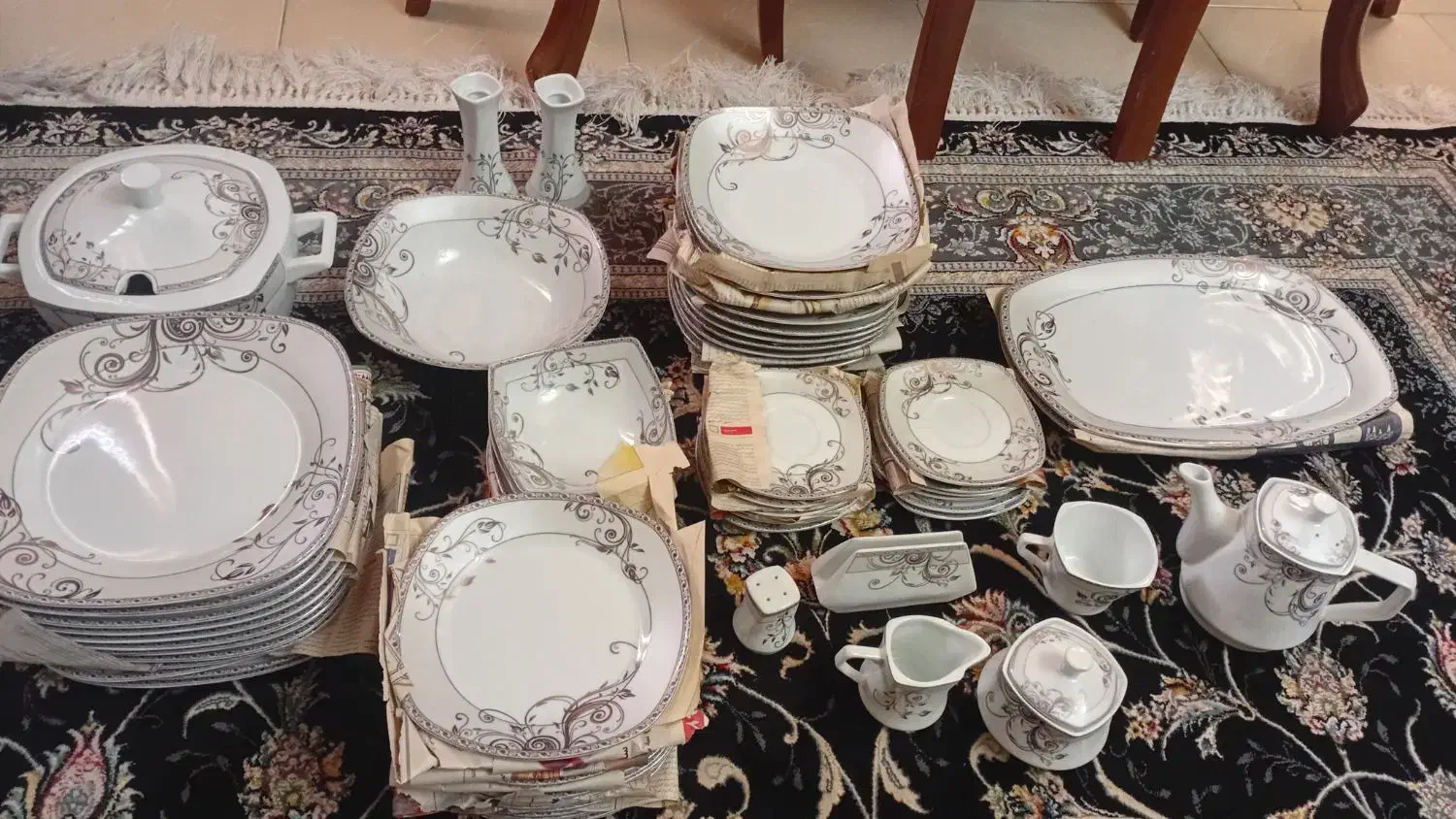 سرویس چینی ۱۰۰ پارچه|ظروف سرو و پذیرایی|مهاجران, |دیوار