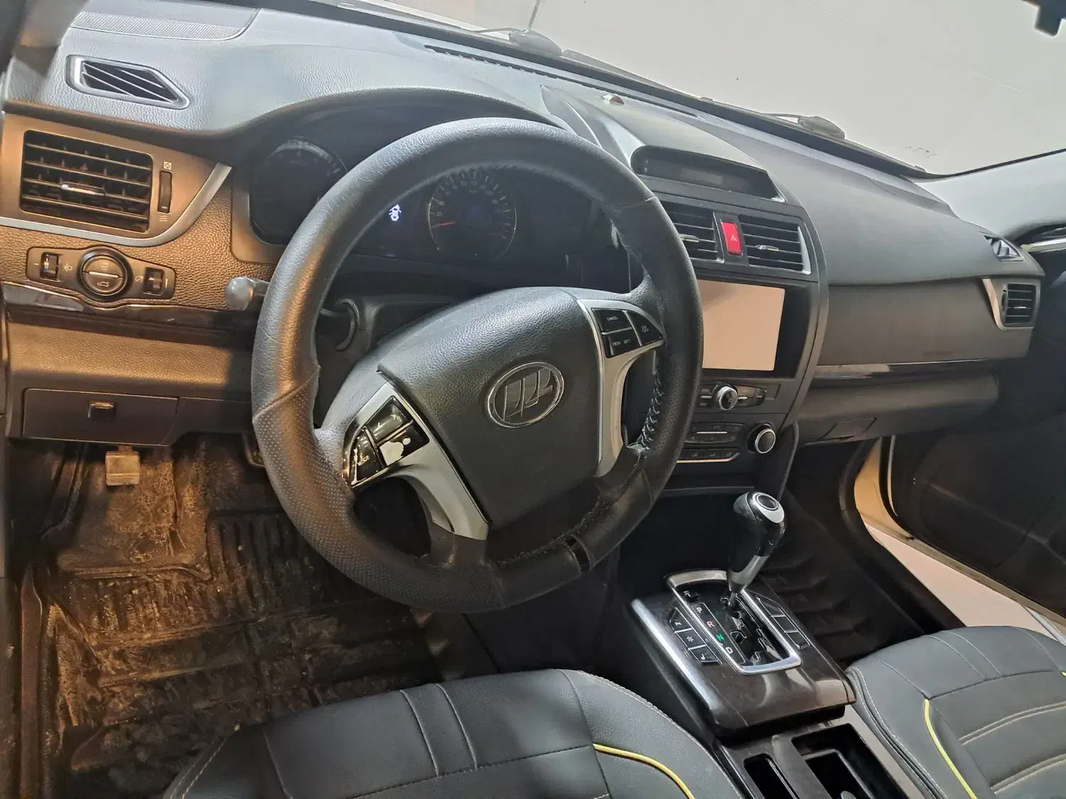 لیفان ۸۲۰|خودرو سواری و وانت|قائم‌شهر, |دیوار