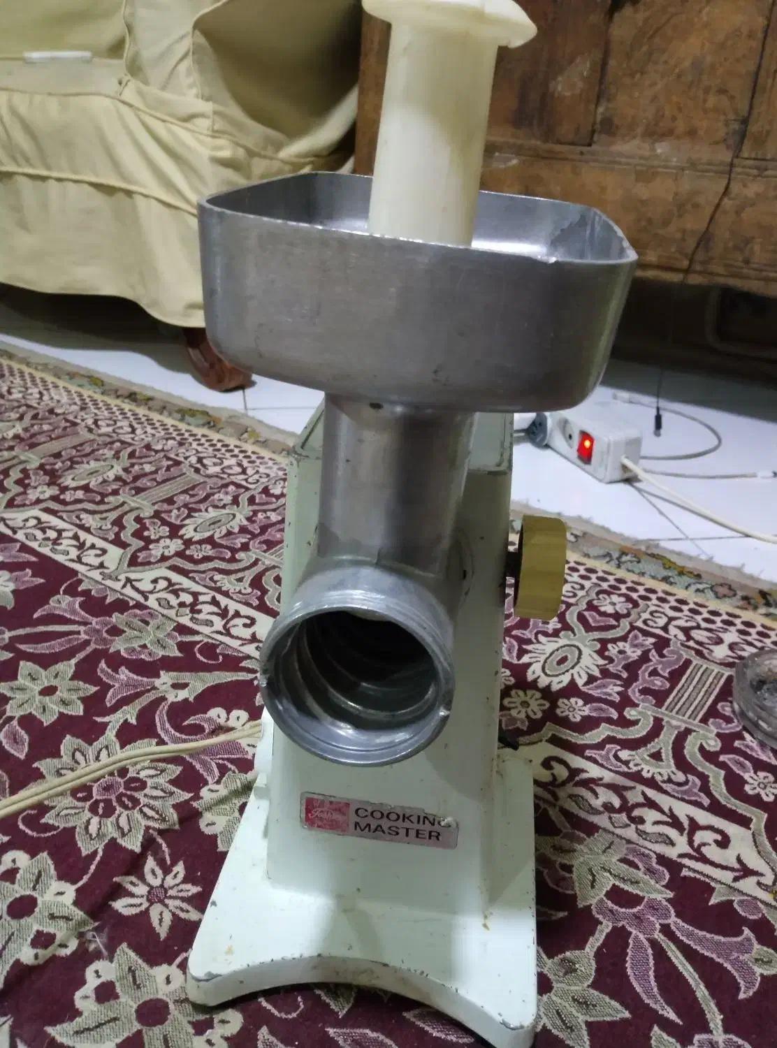 یک دستگاه چرخ گوشت قدیمی ناسیونال|خردکن، آسیاب، غذاساز|تهران, تهران‌نو|دیوار