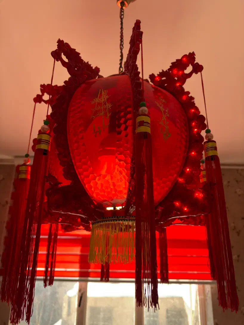 لوستر قرمز|لوستر و چراغ آویز|اراک, |دیوار