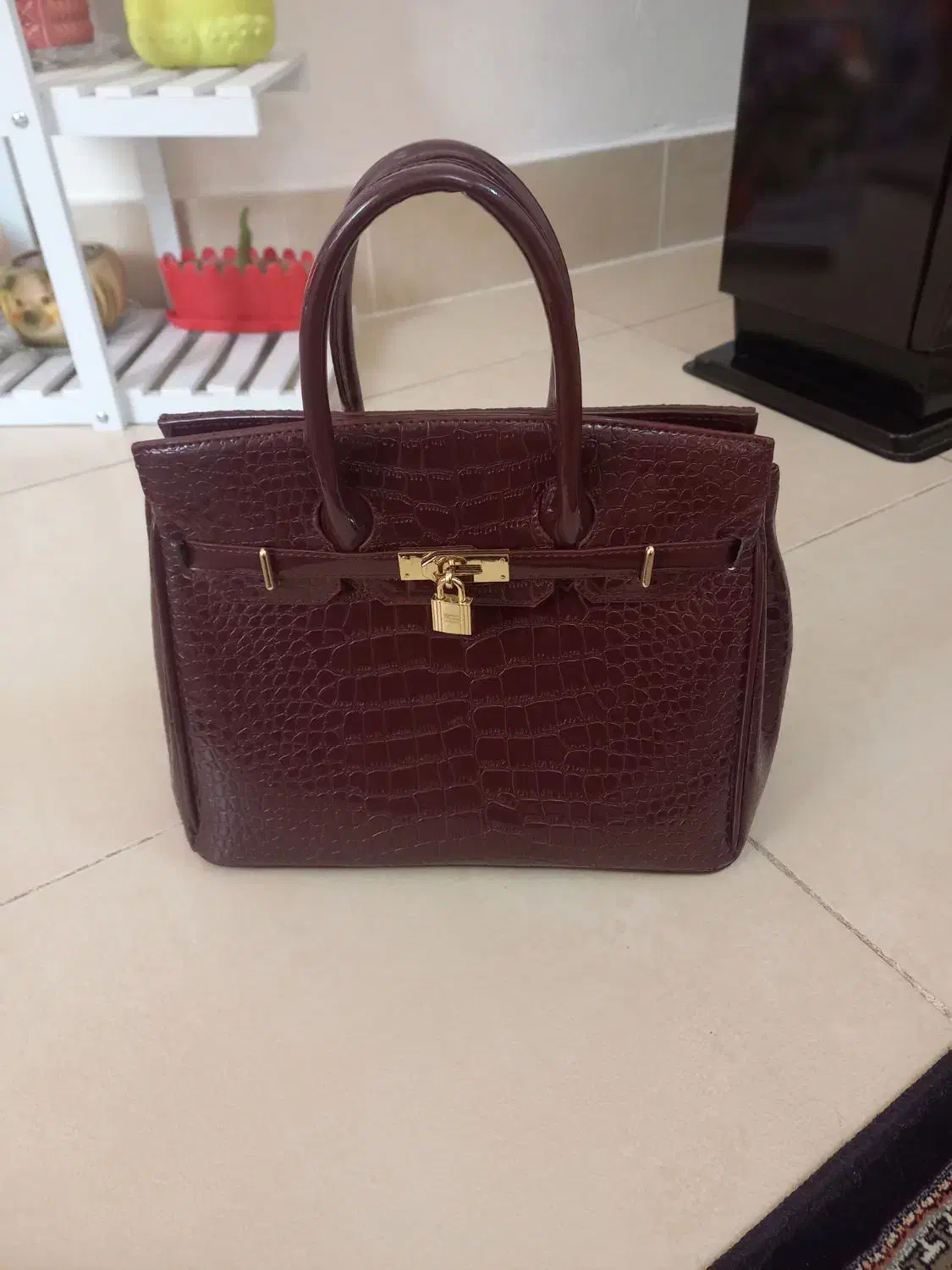 کیف مجلسی|کیف، کفش، کمربند|خوی, |دیوار