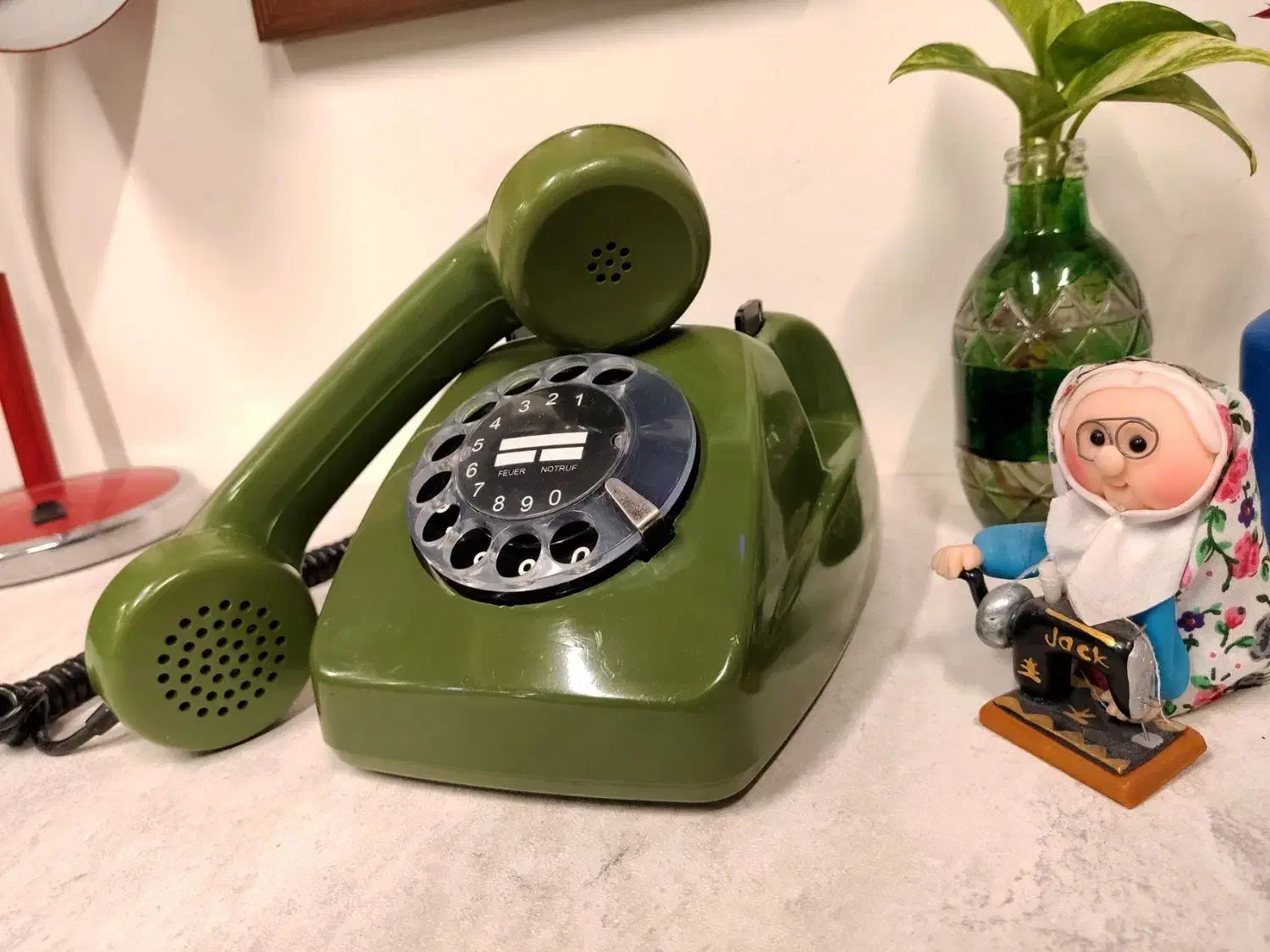 تلفن قدیمی انتیک|تلفن رومیزی|تهران, فلسطین (میدان انقلاب)|دیوار