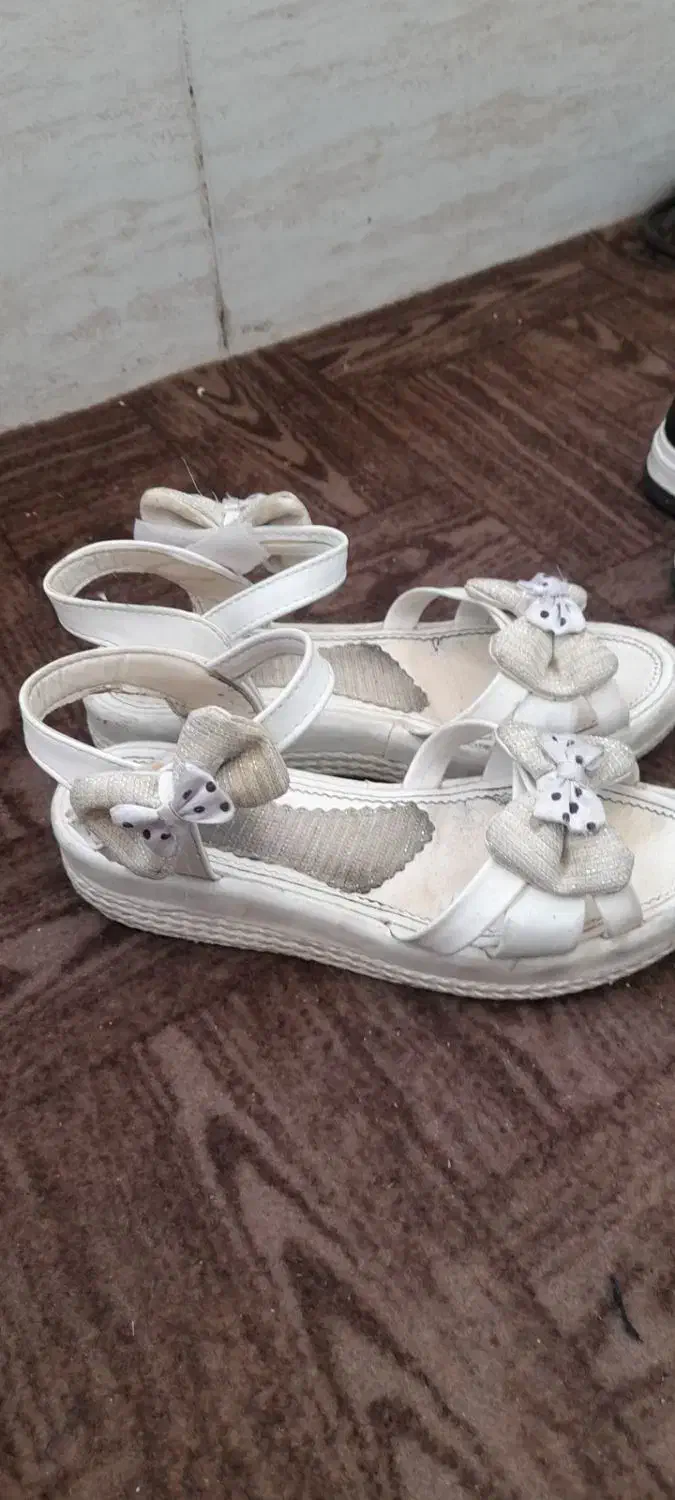 کفش|کیف، کفش، کمربند|فولادشهر, مسکن مهر فولادشهر|دیوار