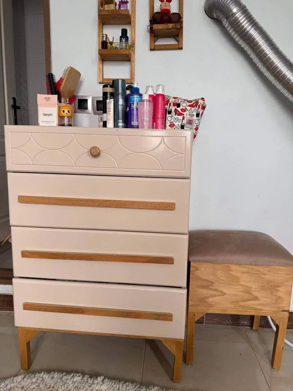 تخت در حد نو|تخت و سرویس خواب|هشتگرد, فاز ۱ مهستان|دیوار