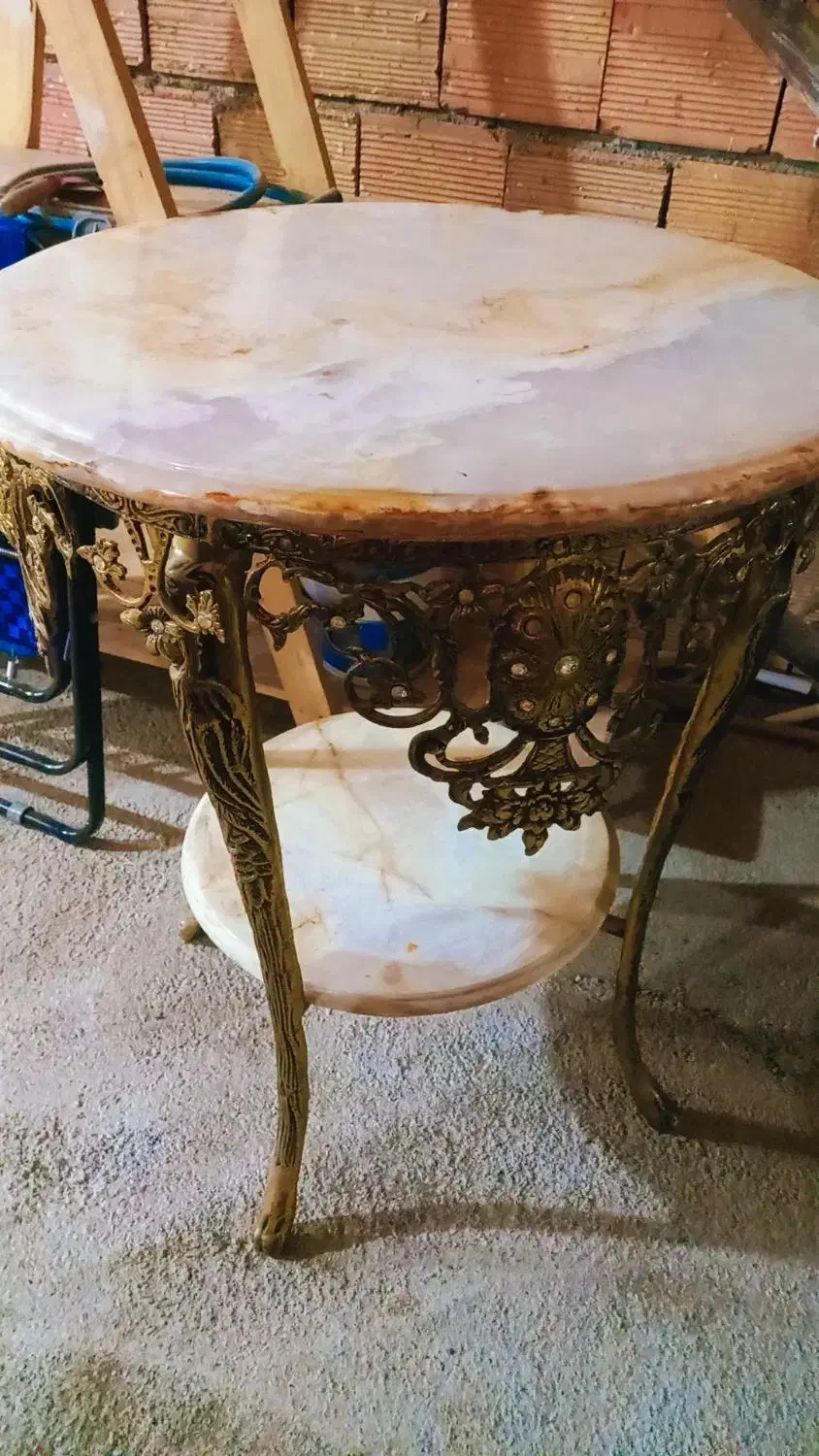 میز گرد بزرگ|مبلمان خانگی و میز عسلی|خوی, |دیوار