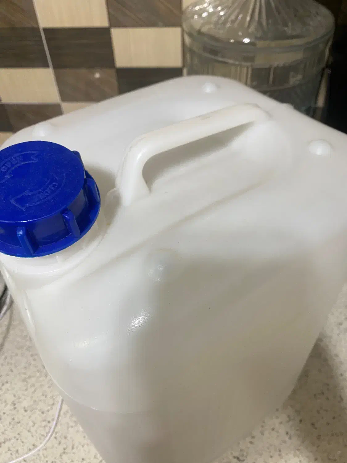 گالن بیست لیتری|ظروف نگهدارنده، پلاستیکی، یک‌بارمصرف|اردبیل, |دیوار