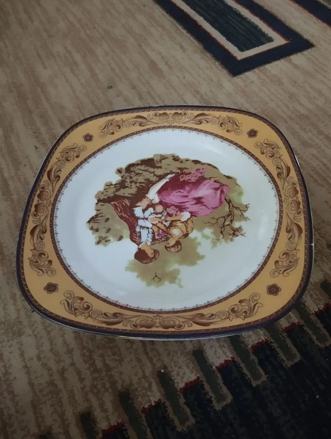 وسایل اشپزخانه|ظروف پختوپز|صومعهسرا, |دیوار