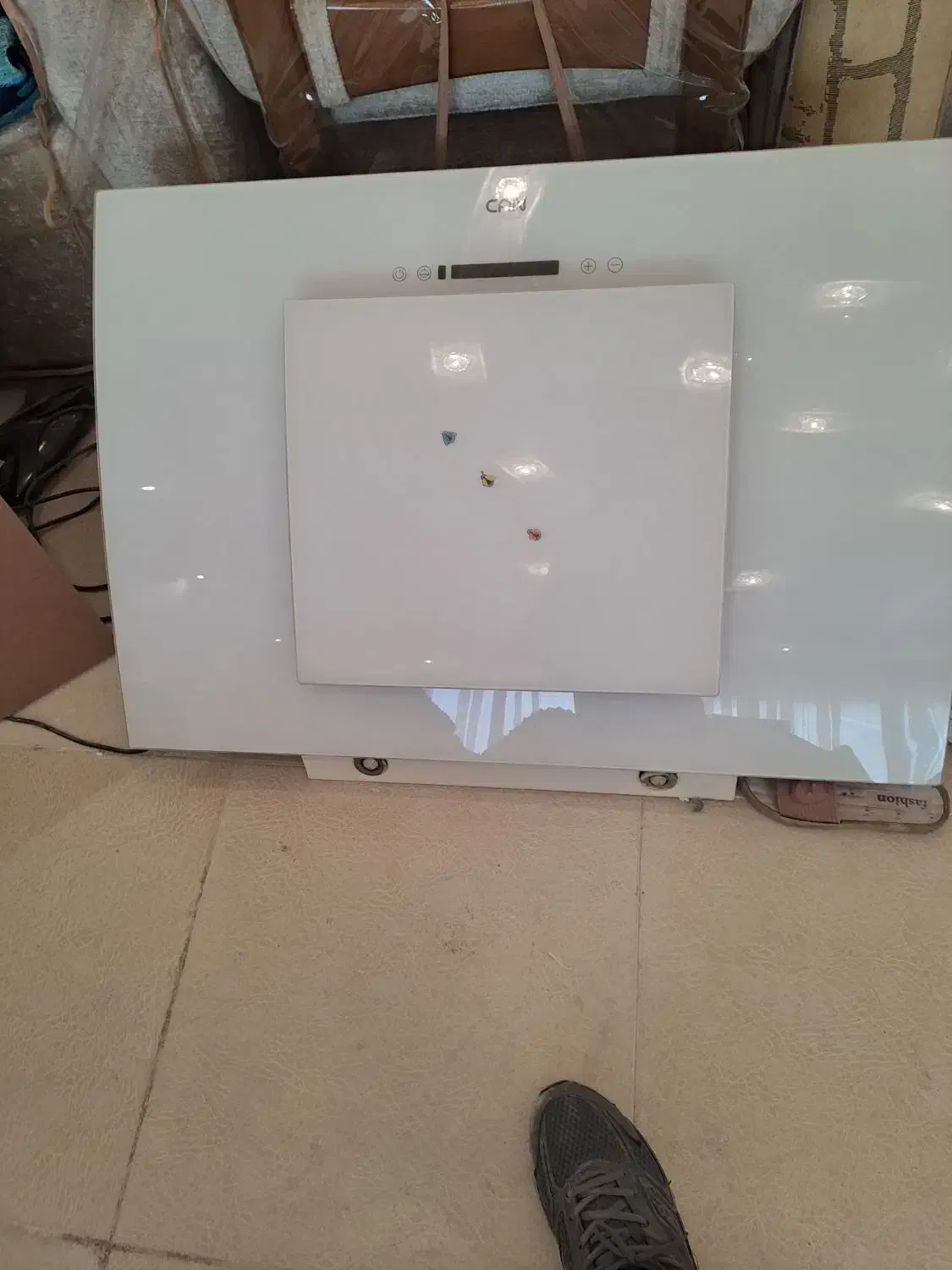 هود کن|هود|قم, هفت تیر|دیوار