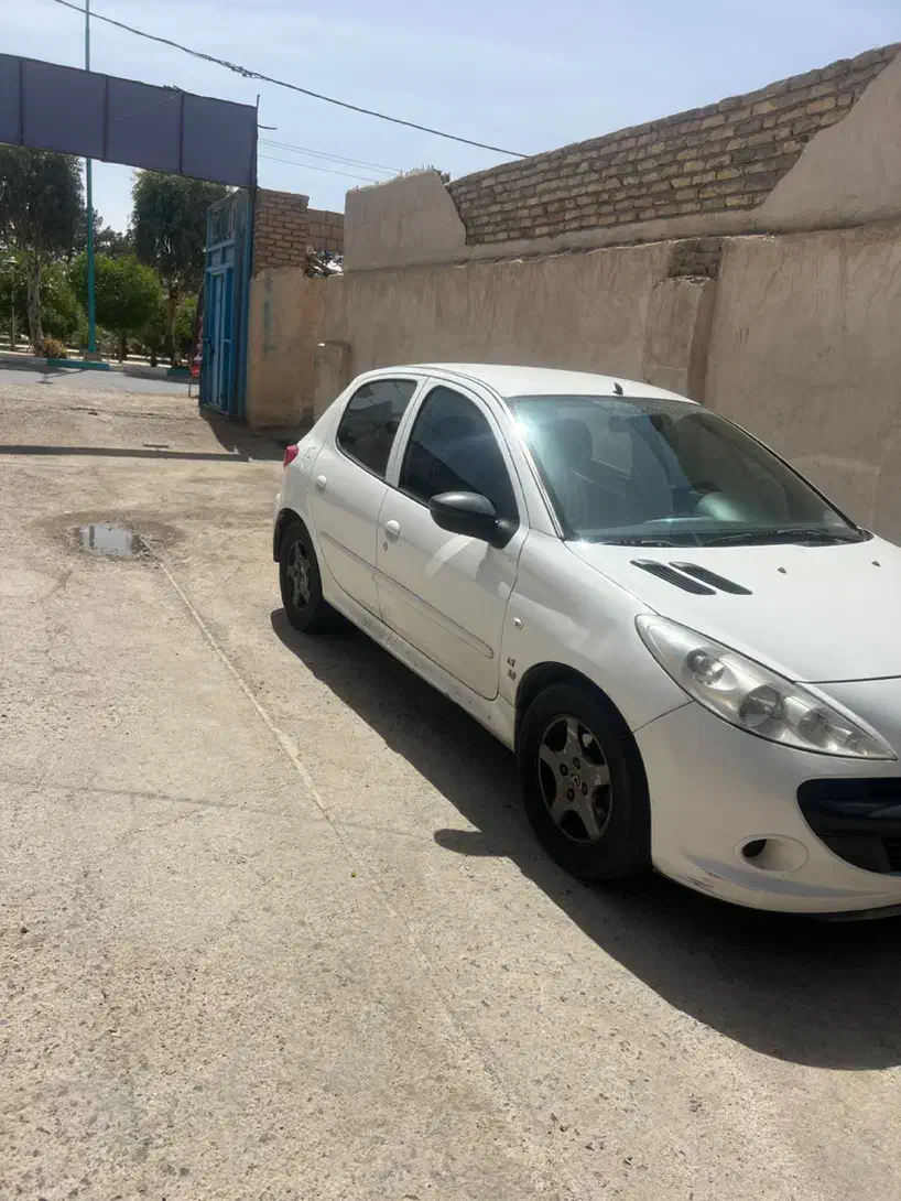 207|خودرو سواری و وانت|یزد, |دیوار