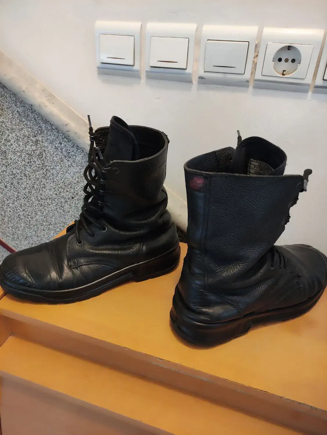 پوتین طبی‌ سبک|کیف، کفش، کمربند|نیشابور, فرح بخش|دیوار