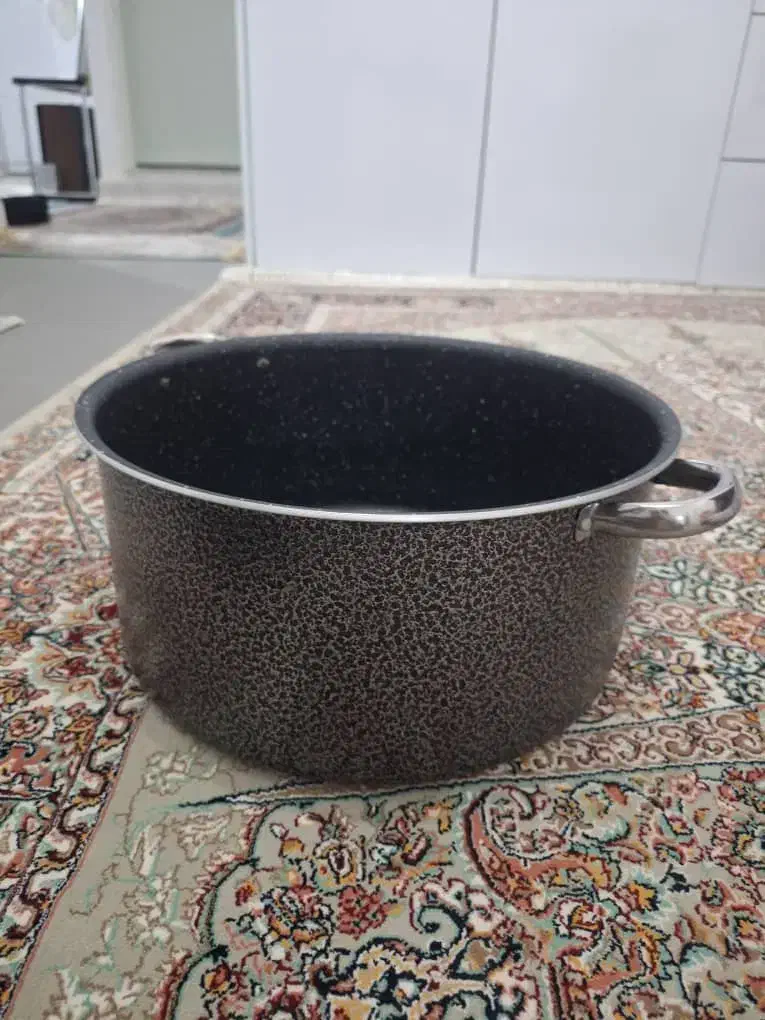 فروش ابمیوه گیری و قابلمه نسوز|آبمیوه‌گیر و آب‌مرکبات‌گیر|شیراز, تندگویان|دیوار