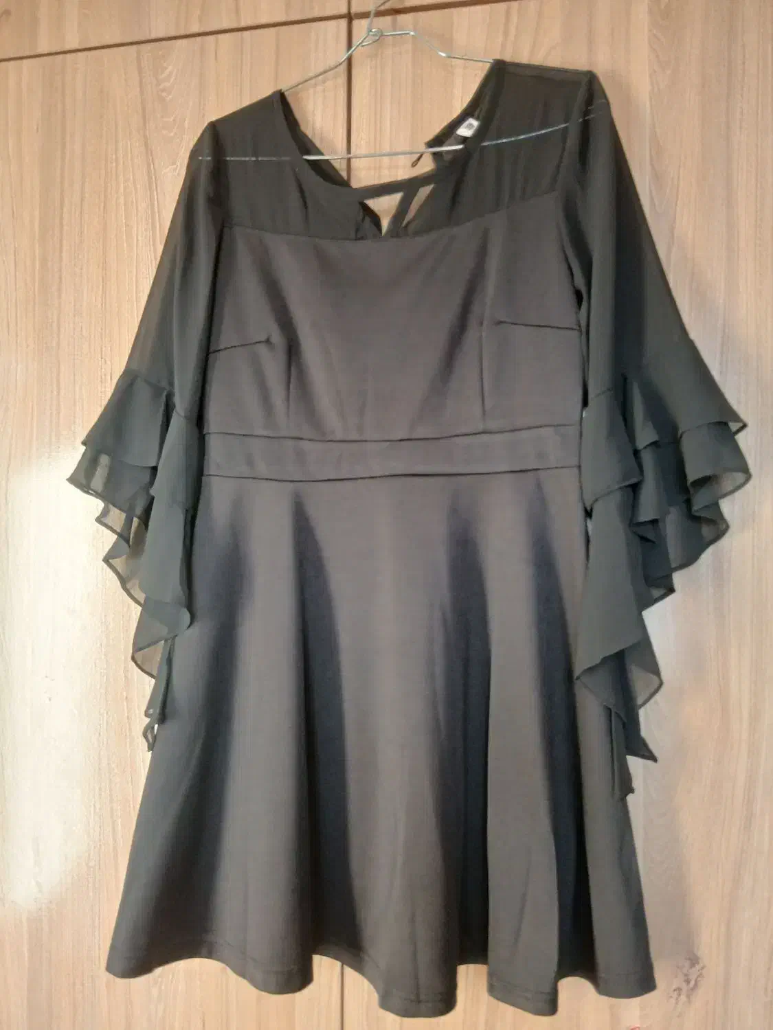 لباس دخترانه|کفش و لباس بچه|رشت, پاره بیجار|دیوار