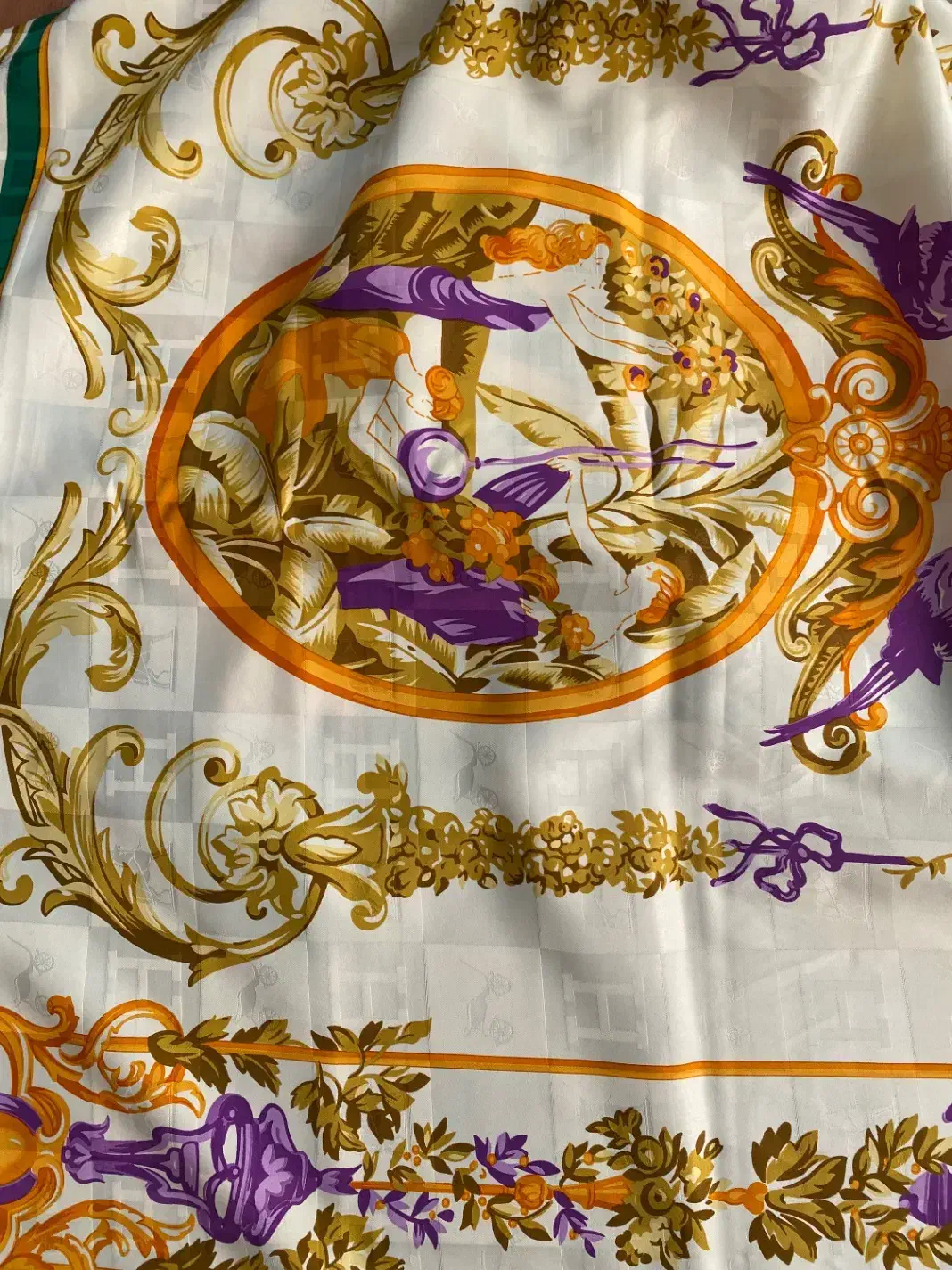 روسری ابریشم ۱۴۰ قواره دور دست دوز هرمس هک شدهه|لباس|آفتاب, |دیوار