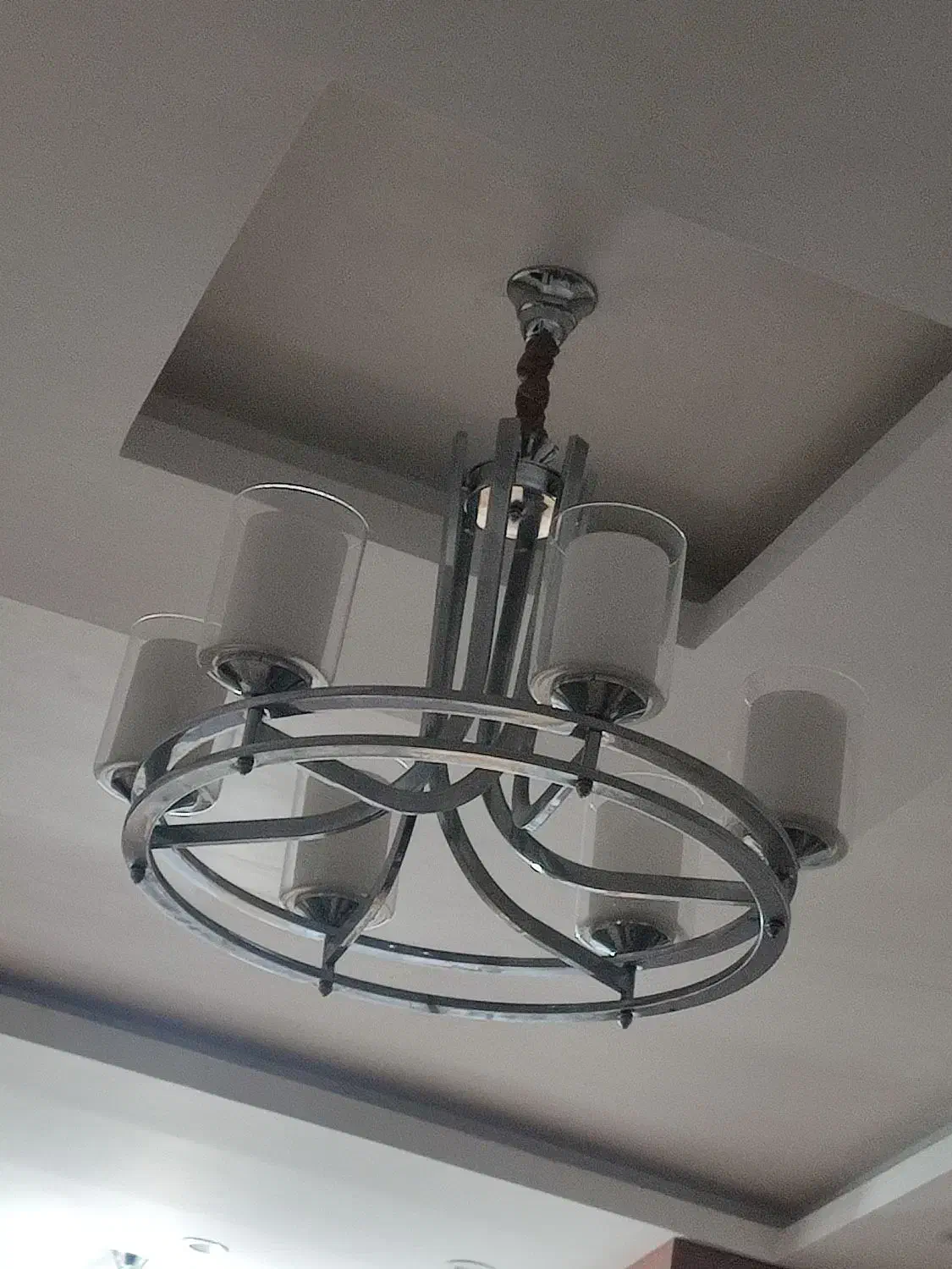 لوستر در حد نو|لوستر و چراغ آویز|رشت, نظری|دیوار