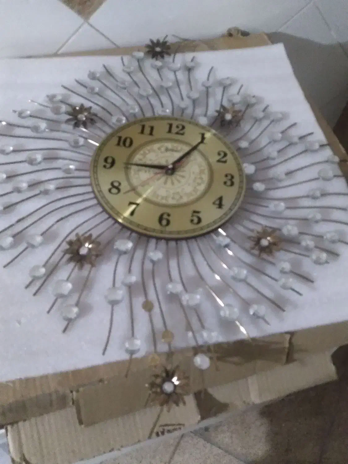 ساعت دیواری سالم وتمیز|ساعت دیواری و تزئینی|اسلام‌شهر, شهرک سعیدیه|دیوار