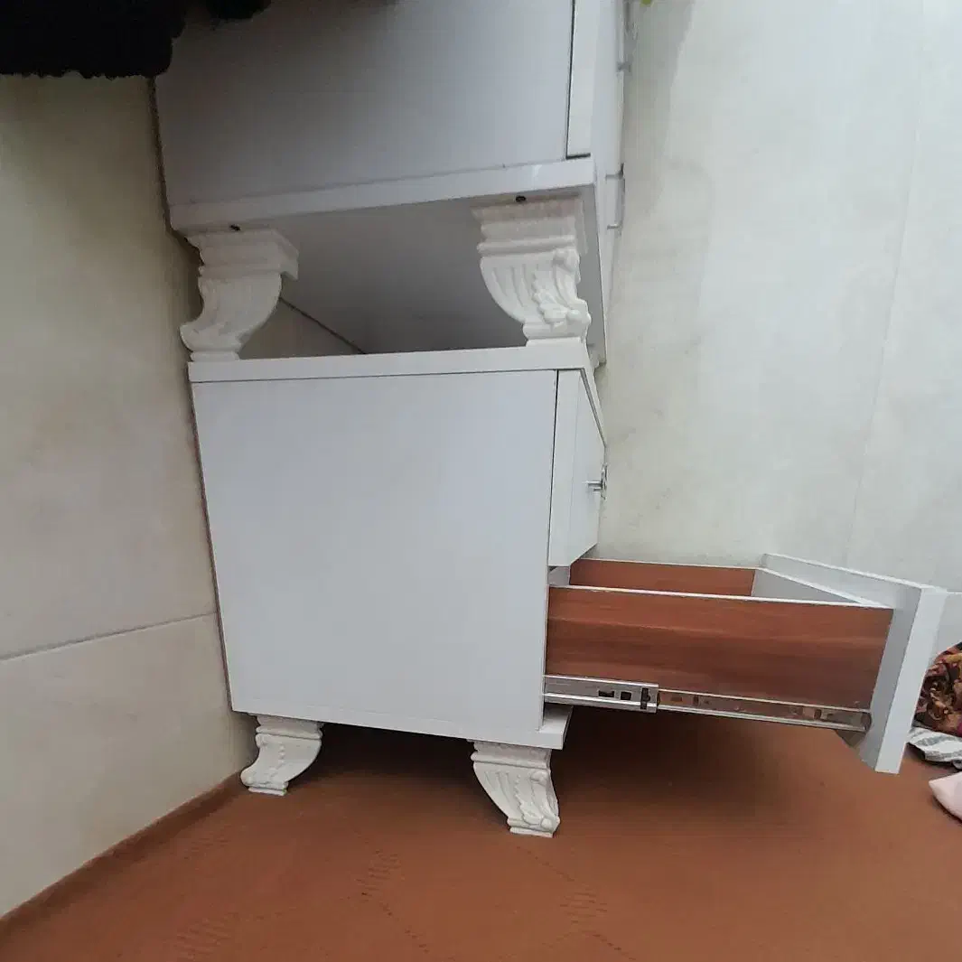 پاتختی|تخت و سرویس خواب|اردکان, |دیوار