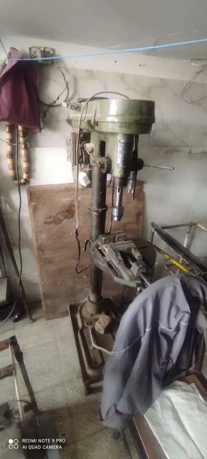 دستگاه تراش ،جوش آرگون پرس،دریل ،آببندی‌سوپاپ|ماشین‌آلات صنعتی|قنوات, |دیوار