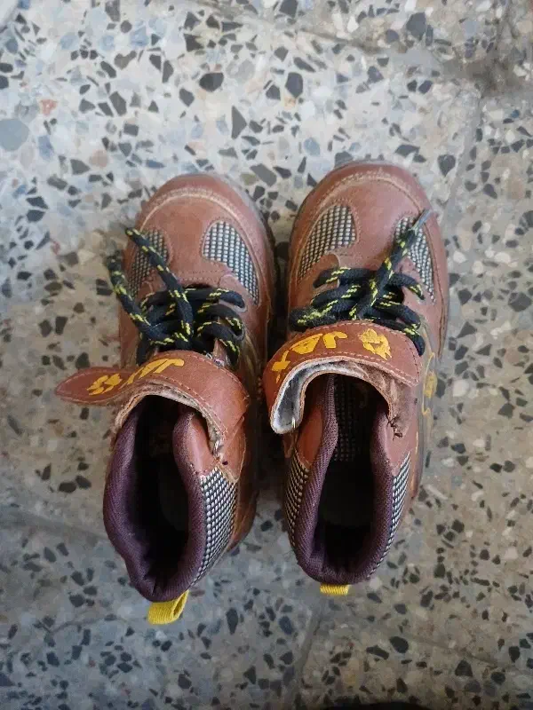 کفش بچگانه خوب|کفش و لباس بچه|شاهین‌شهر, فردوسی|دیوار