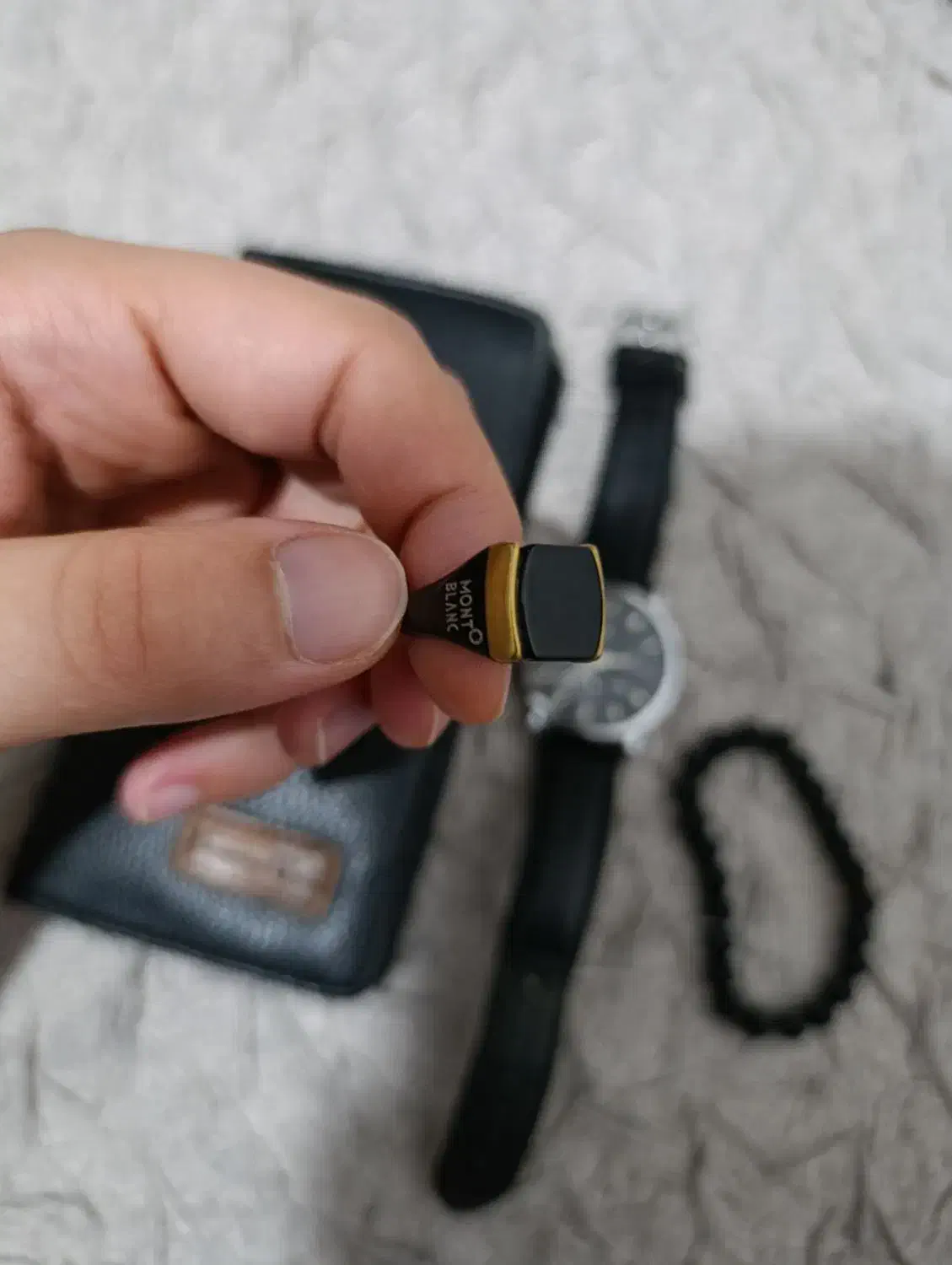 ساعت و کیف پول و انگشتر و دستبند ست|ساعت|رشت, پسیخان|دیوار